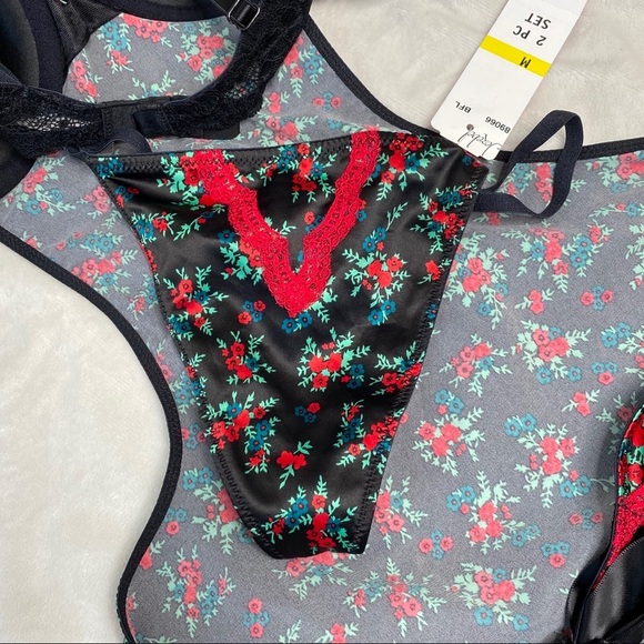Jezebel Red and Black Floral Lingerie Set - Picture 10 of 14